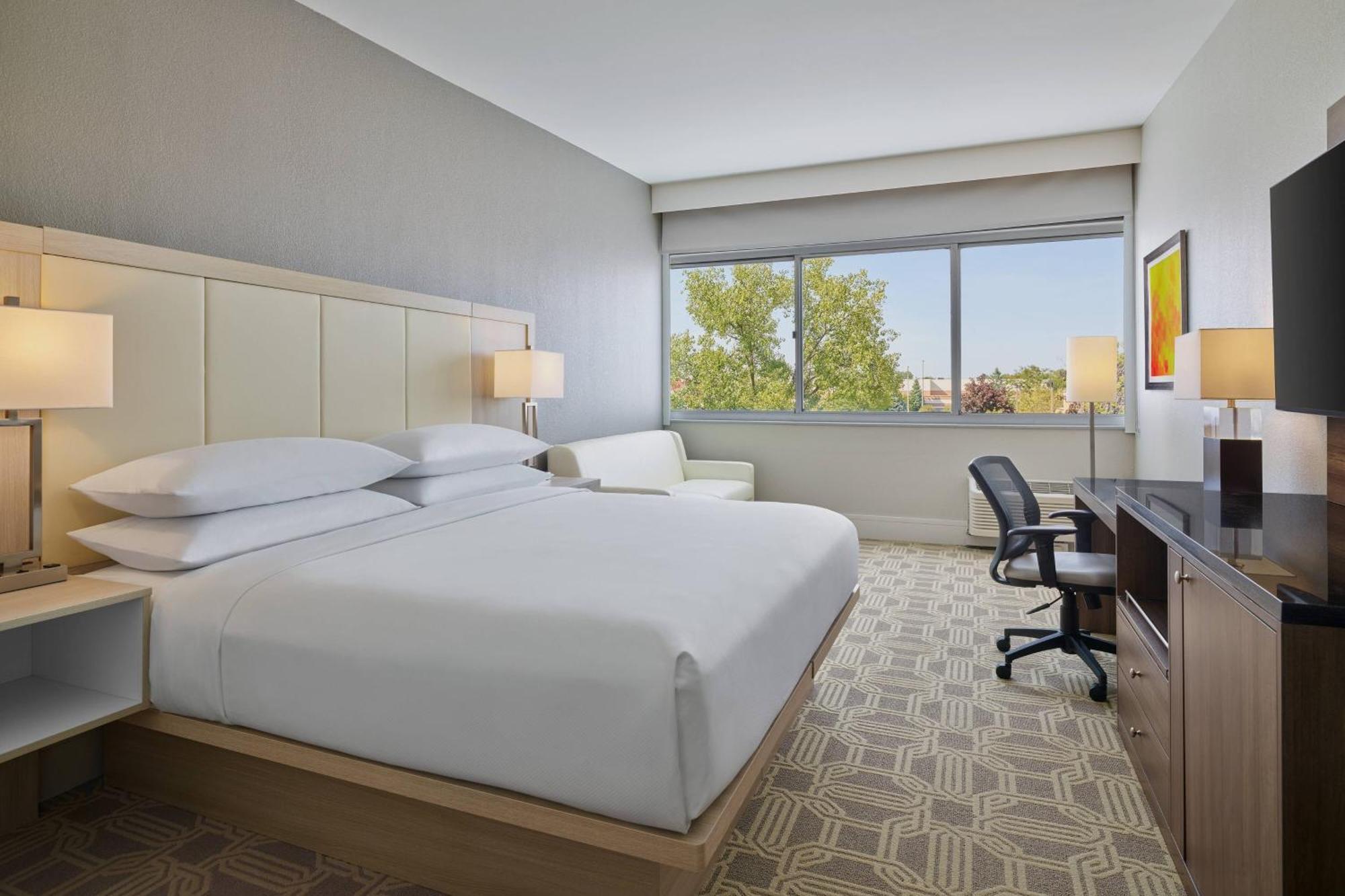 Delta Hotels By Marriott Chicago Willowbrook Exterior photo