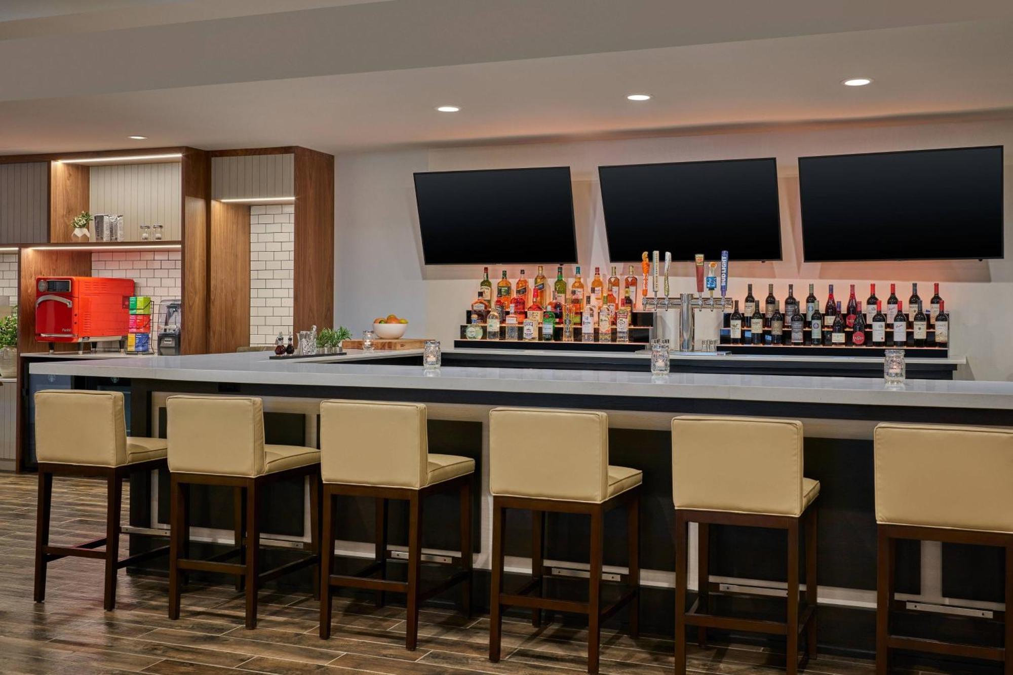 Delta Hotels By Marriott Chicago Willowbrook Exterior photo